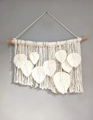 Whity Feathers Macrame